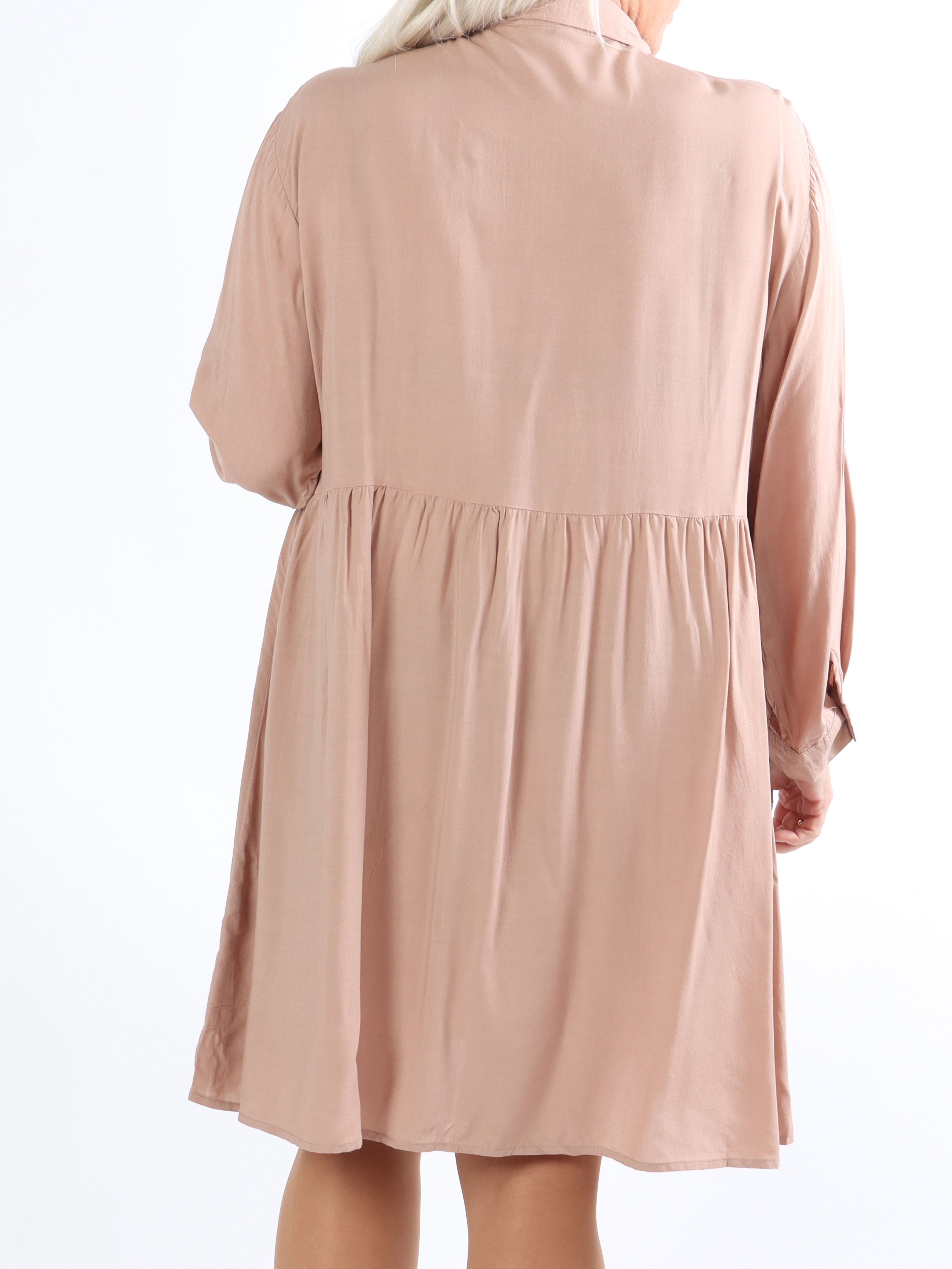 Katinka - Skjortklänning i lös passform - Black